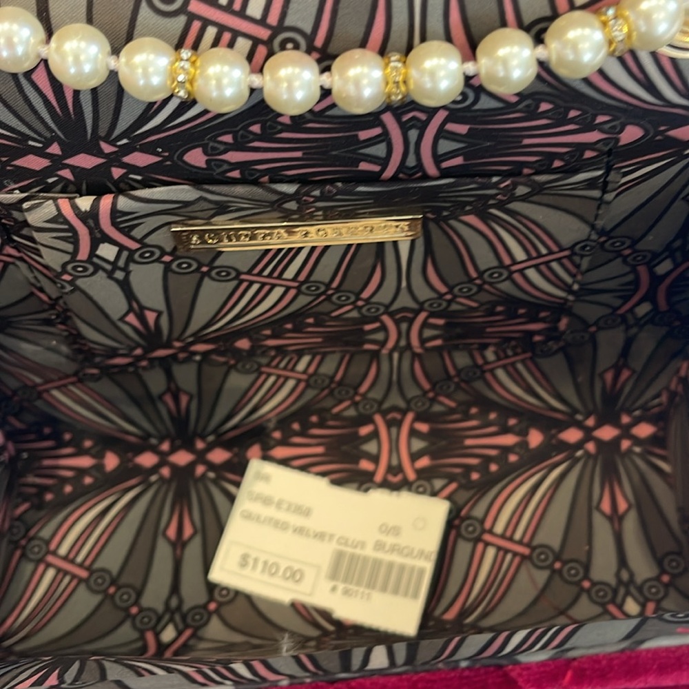 Sondra Roberts Elegant Velvet Clutch with Pearl Detailing Crossbody Bag - Picture 3 of 5